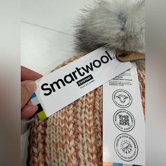 SmartWool Ski Town Beanie Merino Wool Hat Pom Pom NWT Almond Cream Grey Adult